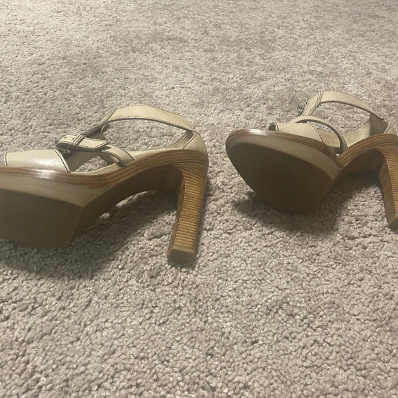 Michael Kors Zip Front Platform Sandals, Size 9 - Picture 3 of 3